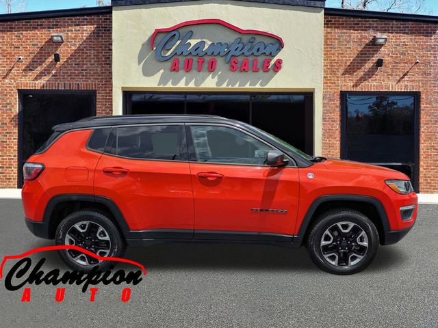 Used 2017 Jeep Compass Trailhawk w/ Leather Interior Group AWD/4WD image 3