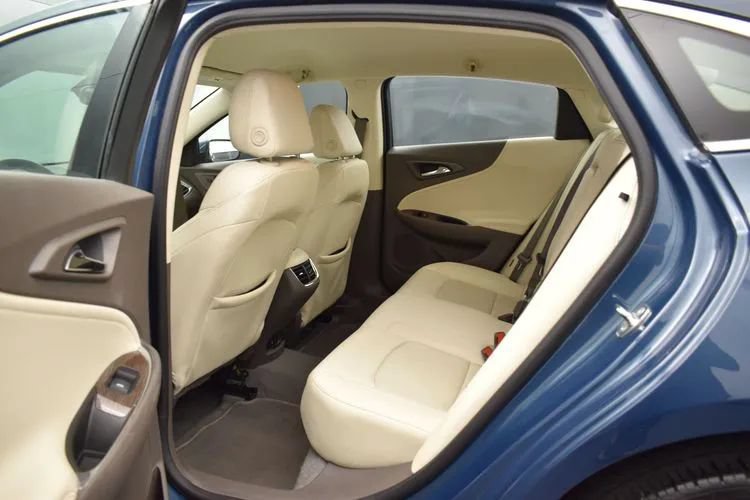 Used 2024 Chevrolet Malibu LT FWD image 15