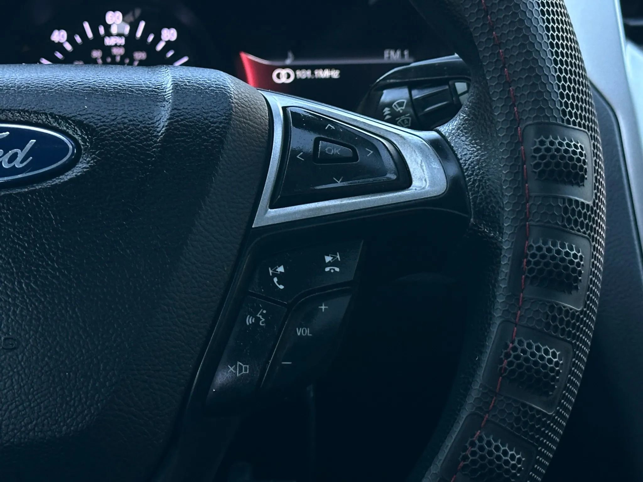 Used 2020 Ford Fusion SE image 29