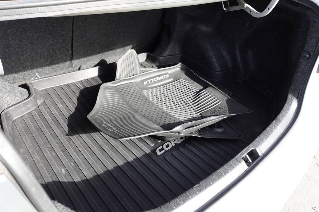 Used 2018 Toyota Corolla L image 26