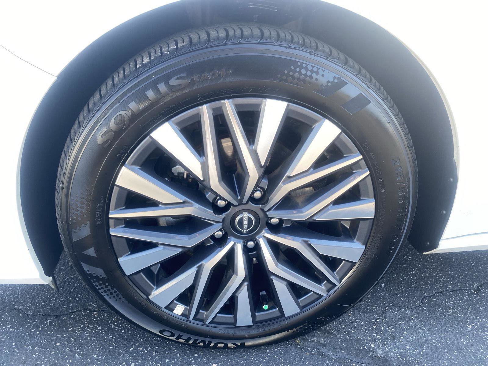 Used 2025 Nissan Altima 2.5 SV image 9