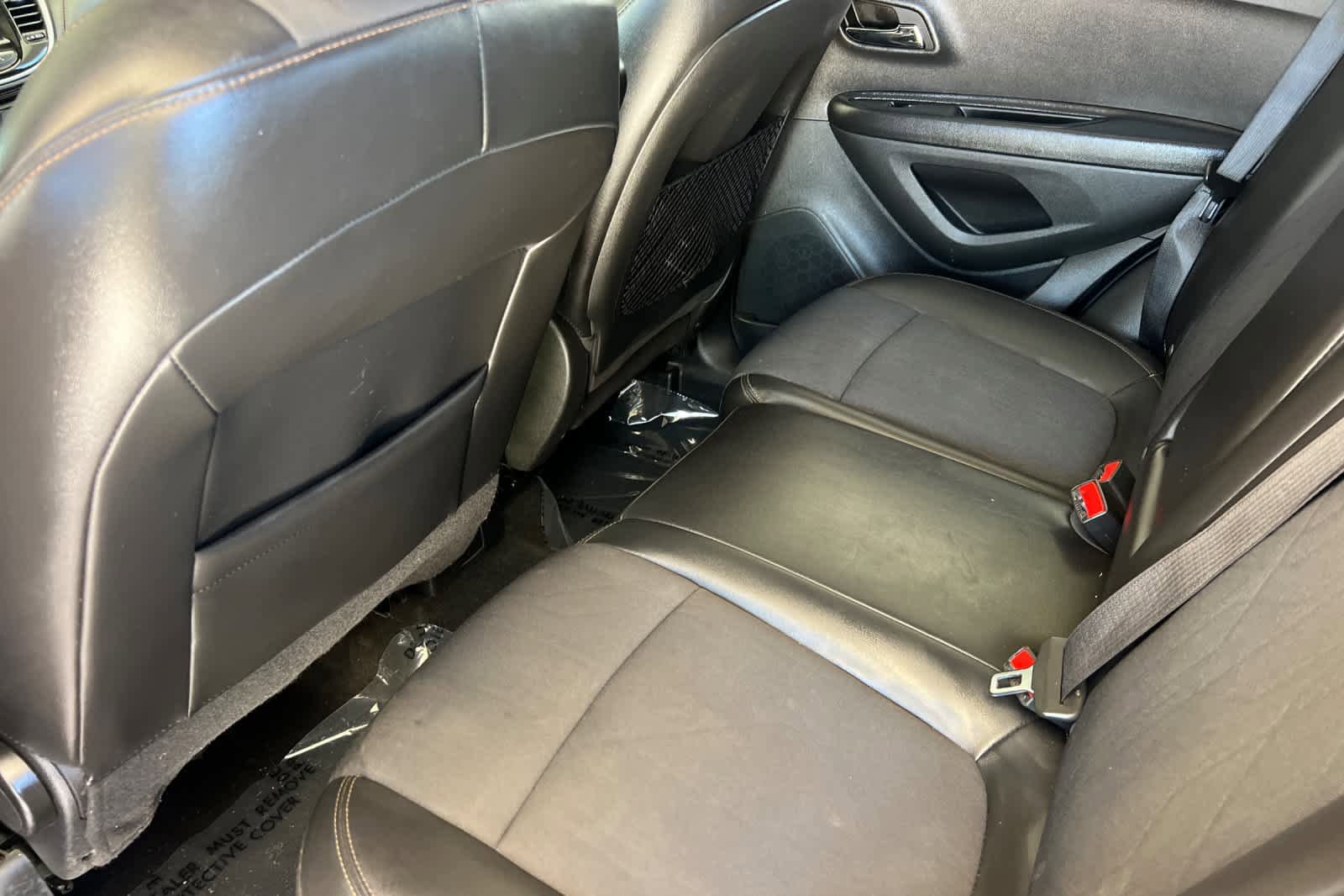 Used 2022 Chevrolet Trax LT w/ LT Convenience Package FWD image 4