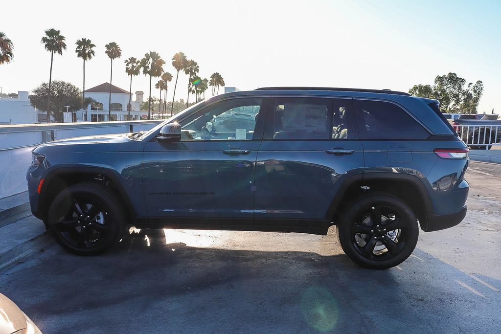 New 2026 Jeep Grand Cherokee Limited w/ Limited Altitude Package AWD/4WD image 14