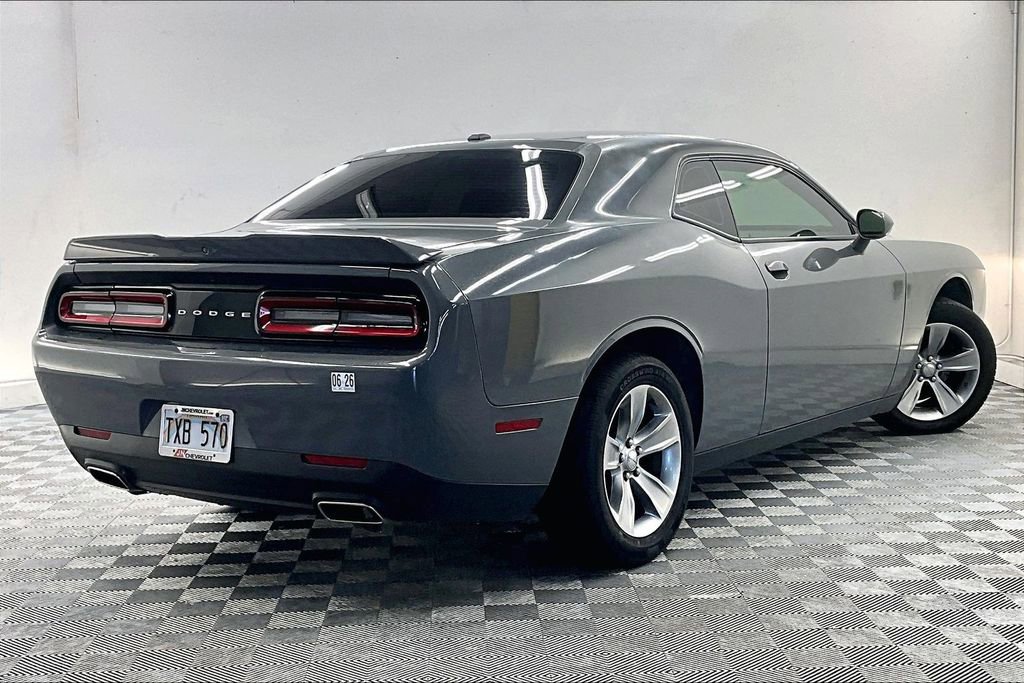 Used 2019 Dodge Challenger SXT RWD image 12