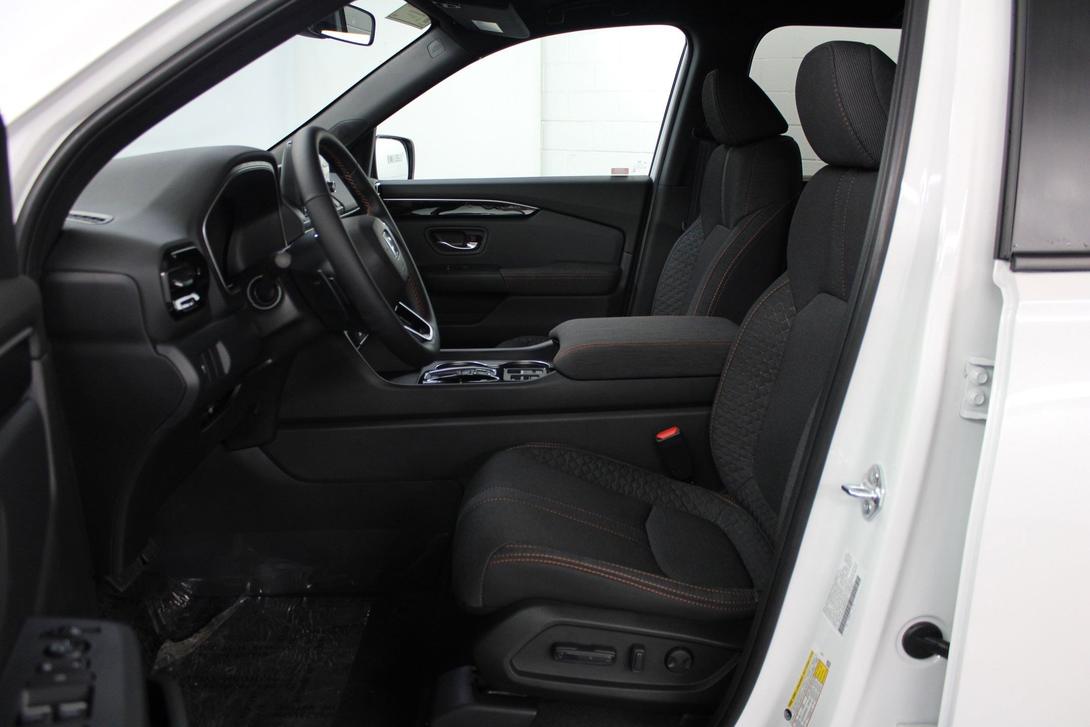 New 2025 Honda Pilot Sport image 5