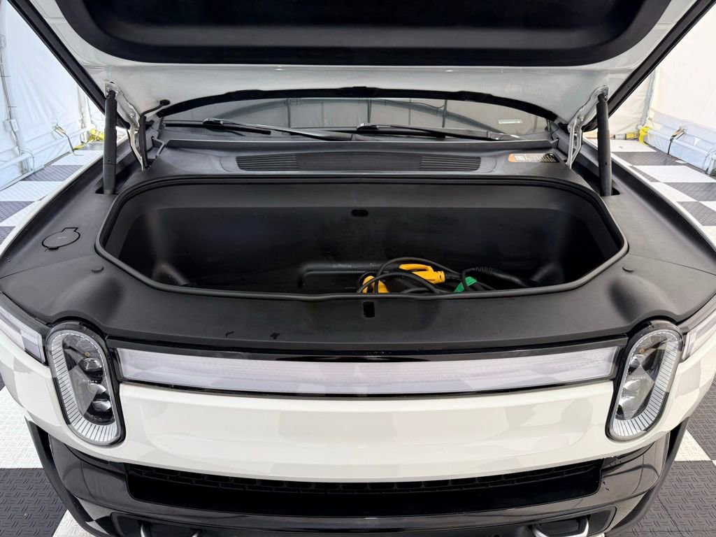 Used 2022 Rivian R1T Adventure image 9