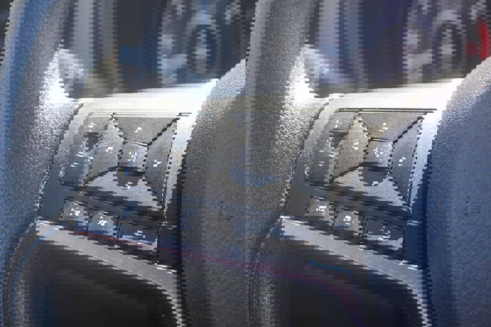 Used 2021 Nissan Kicks SV image 32