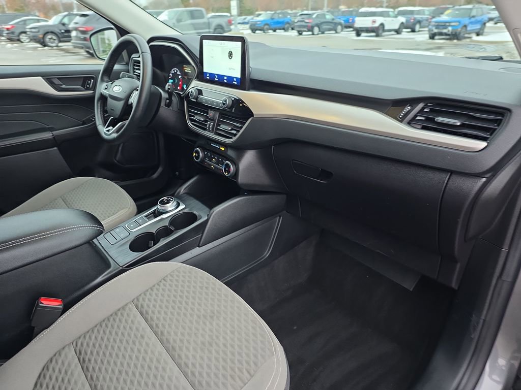 Used 2022 Ford Escape SE w/ Cold Weather Package image 14