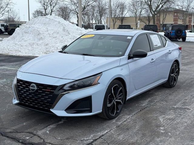Used 2023 Nissan Altima 2.5 SR w/ SR Premium Package image 9