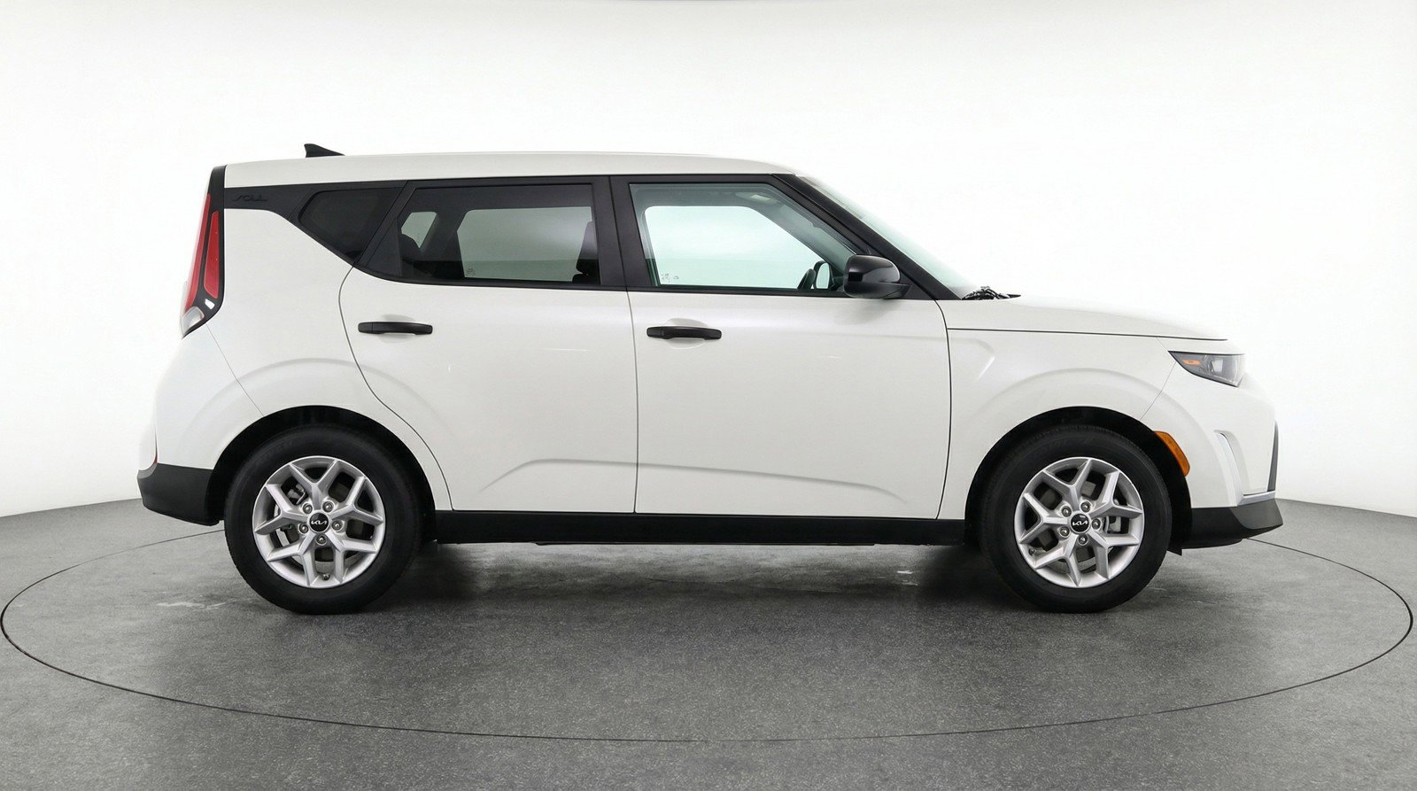 Used 2025 Kia Soul LX w/ LX Technology Package image 9