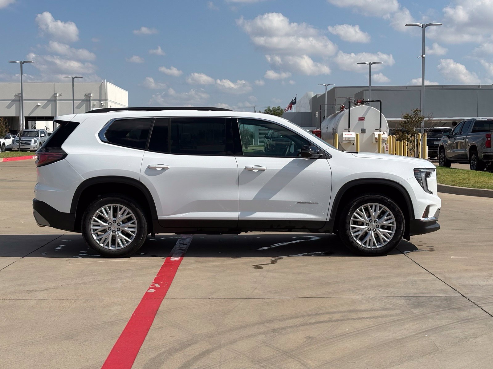 Certified 2026 GMC Acadia Elevation w/ Elevation Premium Package FWD image 8