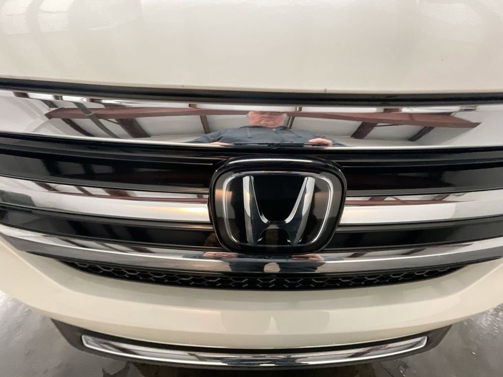 Used 2017 Honda Pilot Touring image 31