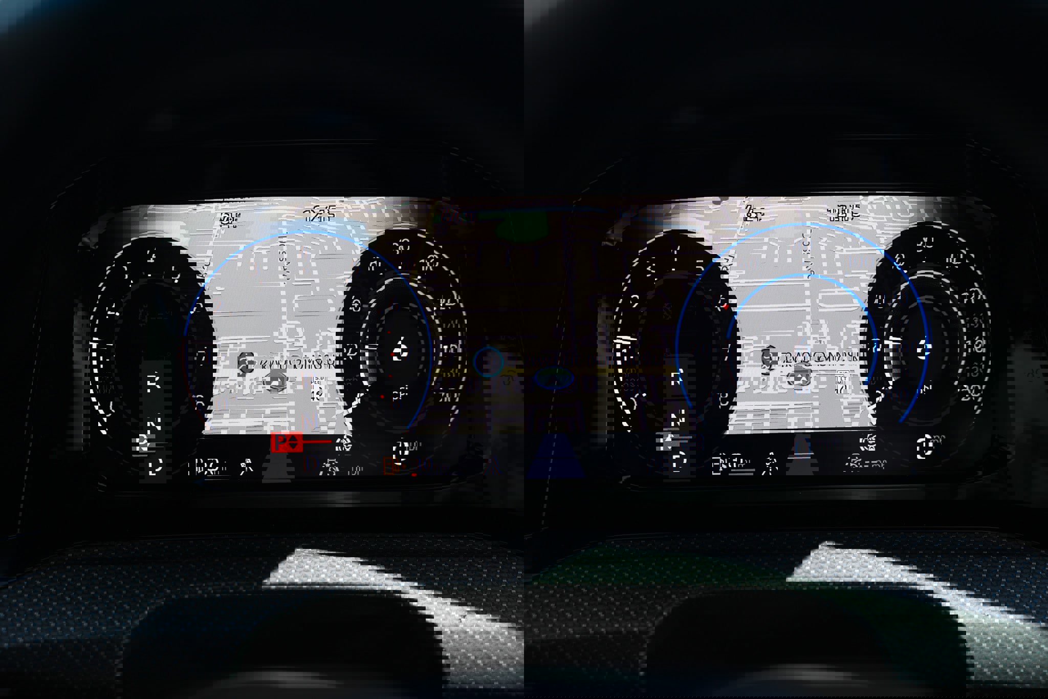 Used 2023 Volkswagen Golf R image 32