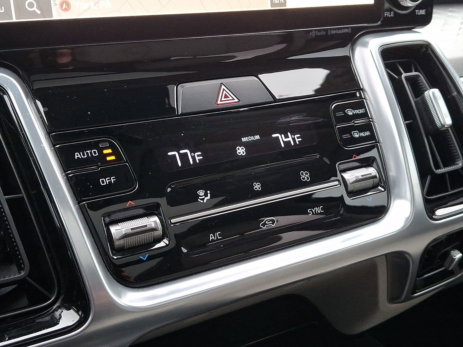Used 2023 Kia Sorento SX image 17