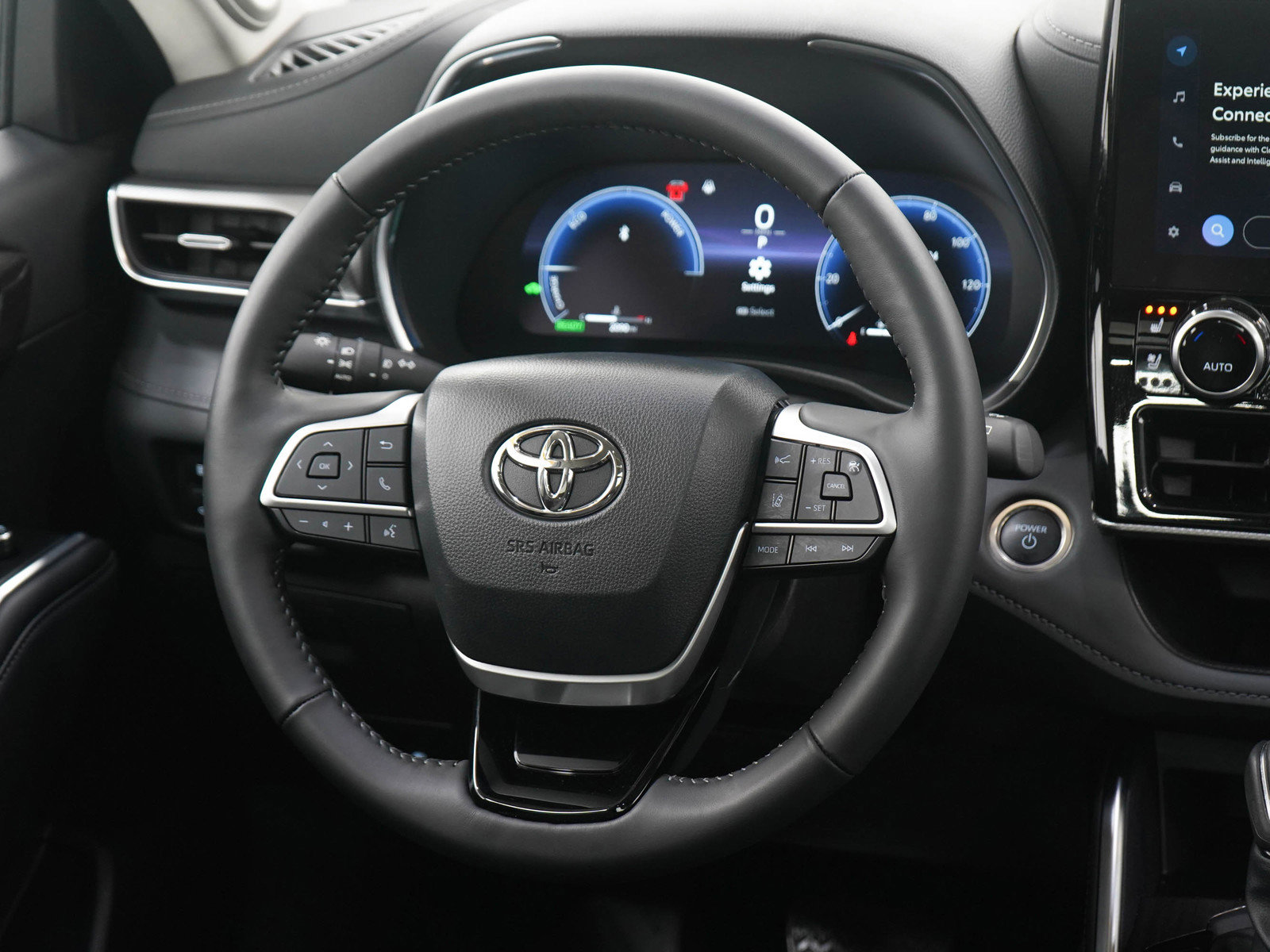 Used 2025 Toyota Highlander Platinum image 16