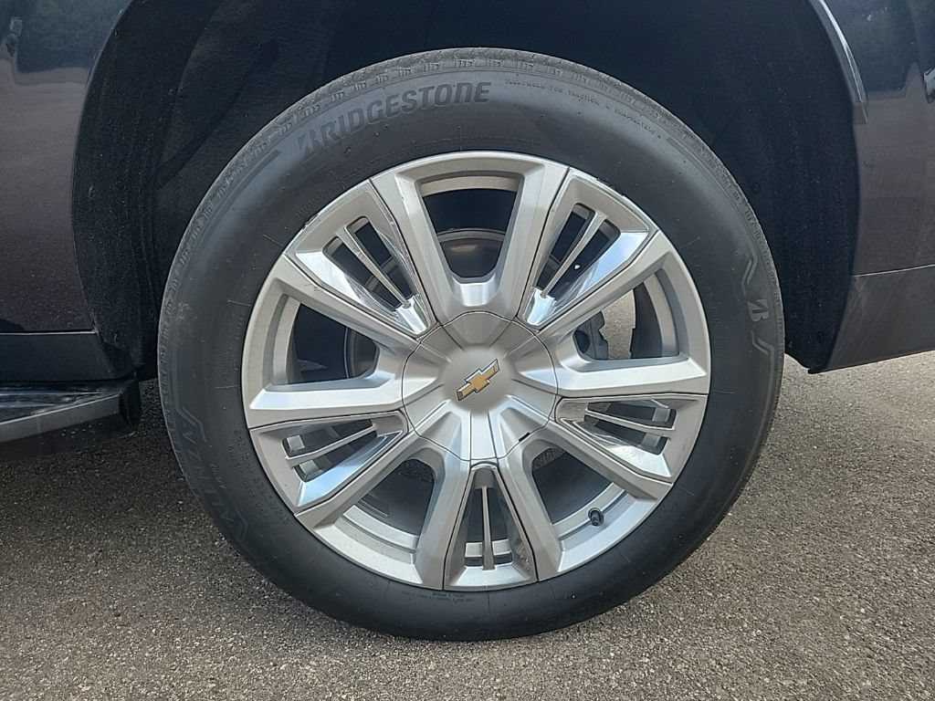 Used 2023 Chevrolet Suburban High Country AWD/4WD image 19