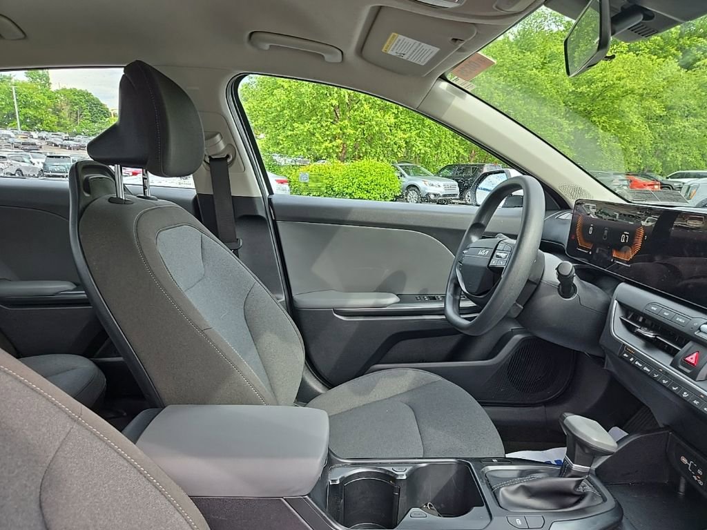 Certified 2025 Kia K4 FWD image 34