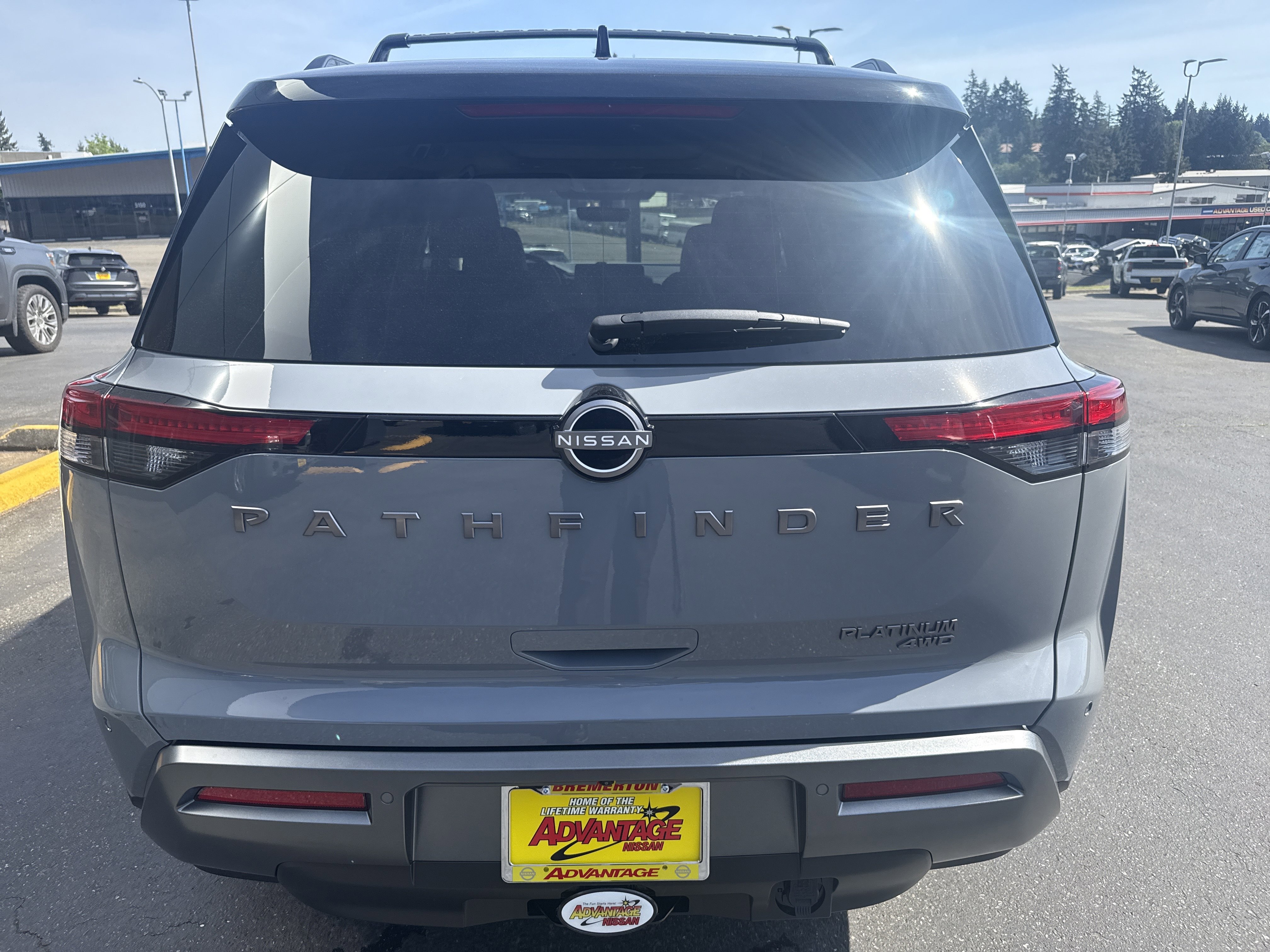 New 2026 Nissan Pathfinder Platinum AWD/4WD image 32