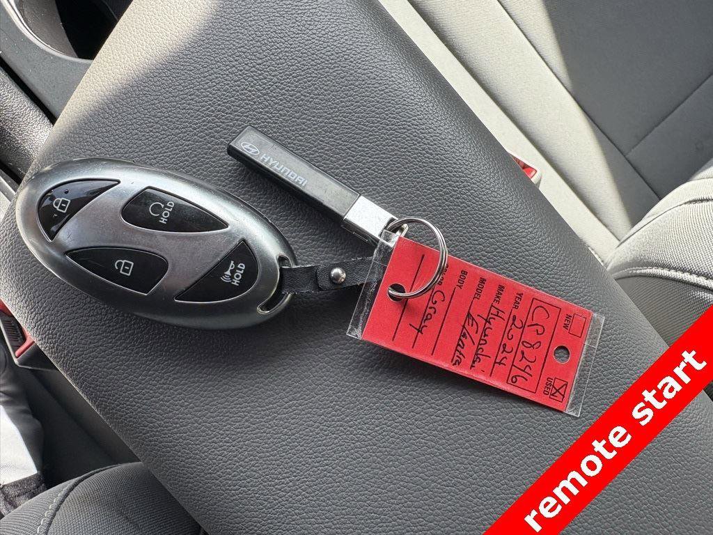 Used 2024 Hyundai Elantra SEL image 28