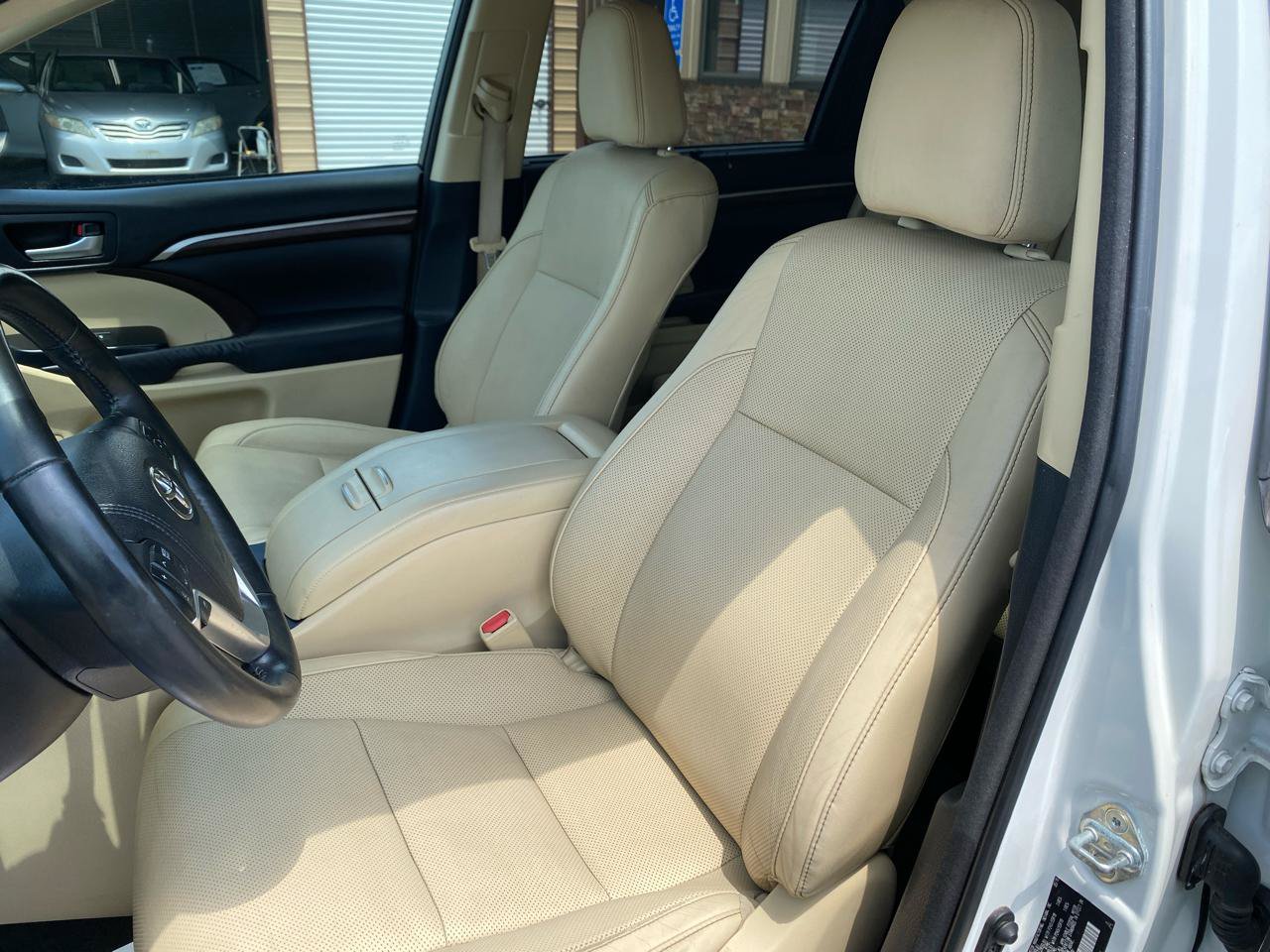 Used 2015 Toyota Highlander Limited Platinum AWD/4WD image 6