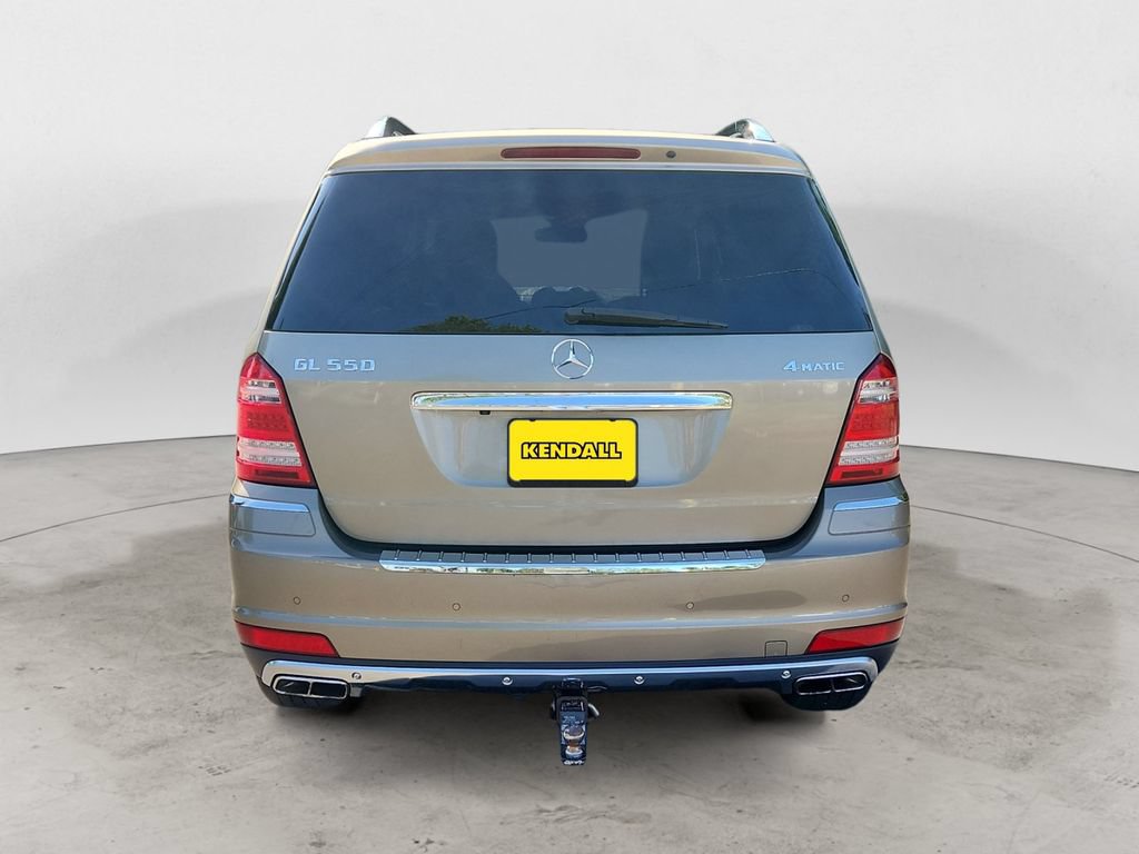 Used 2010 Mercedes-Benz GL 550 4MATIC image 4