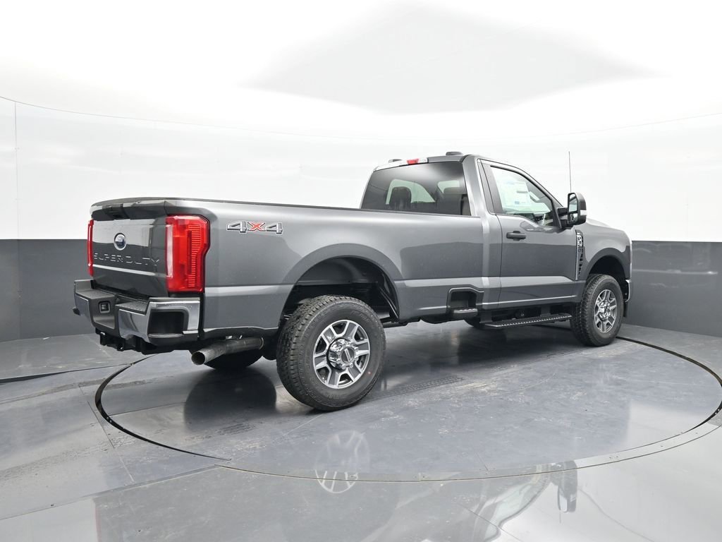 New 2025 Ford F350 XLT image 8
