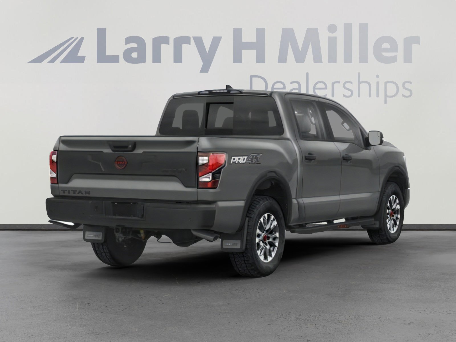 Used 2023 Nissan Titan PRO-4X w/ Pro-4x Convenience Package image 5