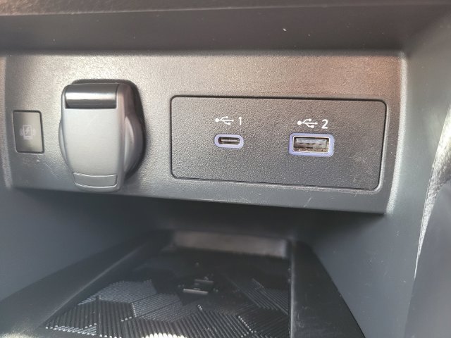 Certified 2024 Nissan Versa SR w/ Trunk Package FWD image 25