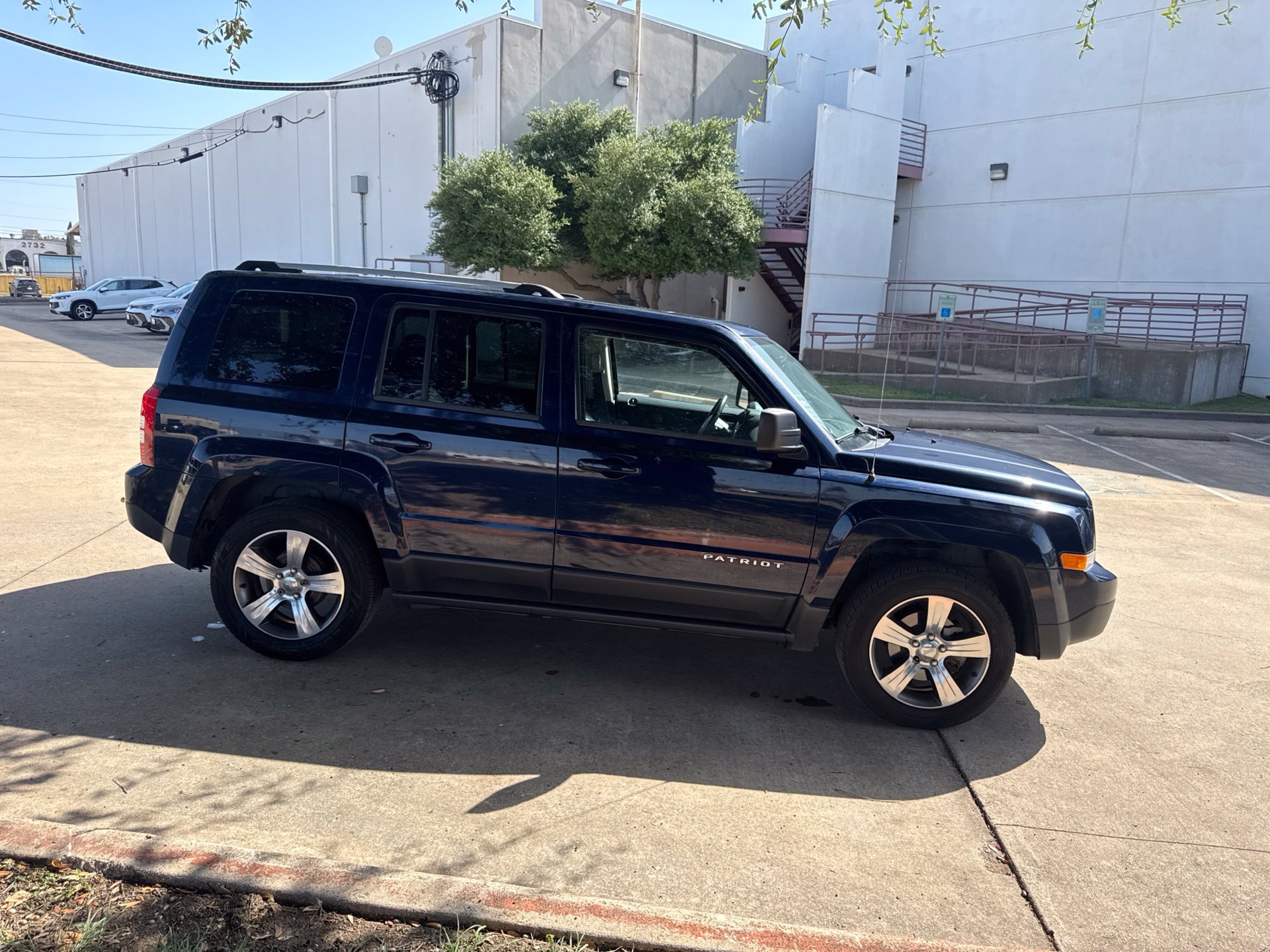 Used 2016 Jeep Patriot High Altitude FWD image 4