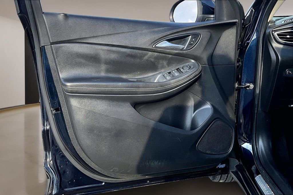 Used 2021 Buick Encore GX Preferred w/ Cold Weather Comfort Package image 17