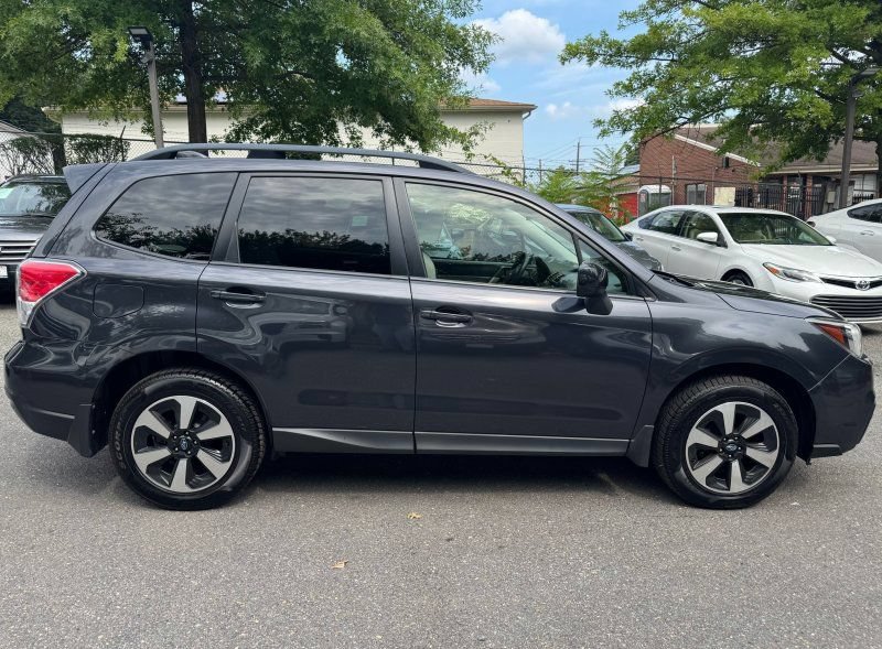 Used 2017 Subaru Forester 2.5i Premium w/ All-Weather Package AWD/4WD image 7