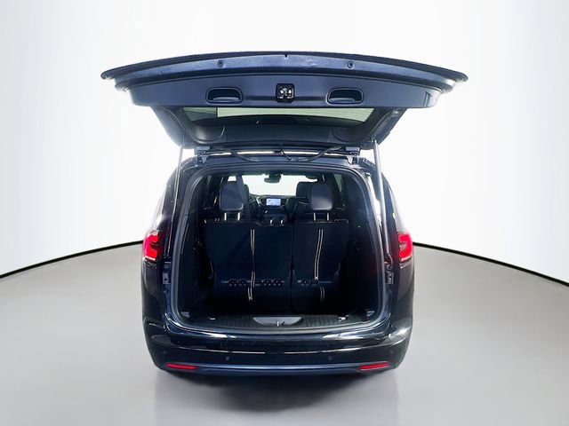 Used 2026 Chrysler Pacifica Limited w/ S Appearance Package image 29