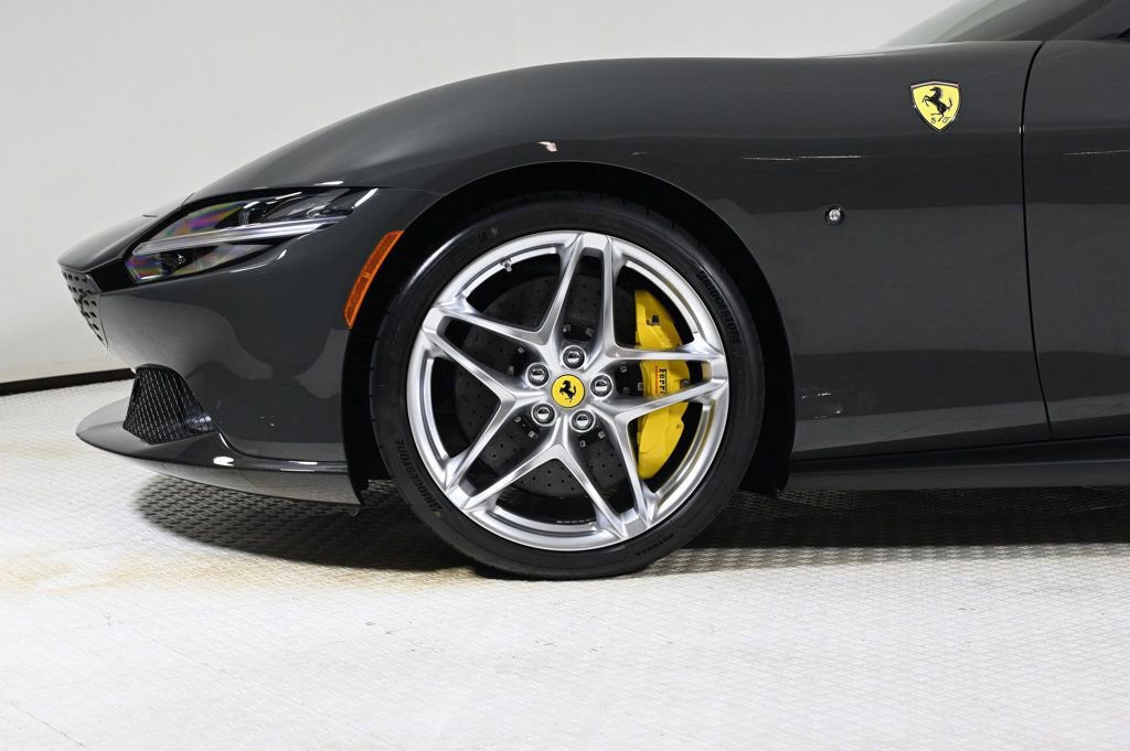 Used 2025 Ferrari Roma Spider image 31