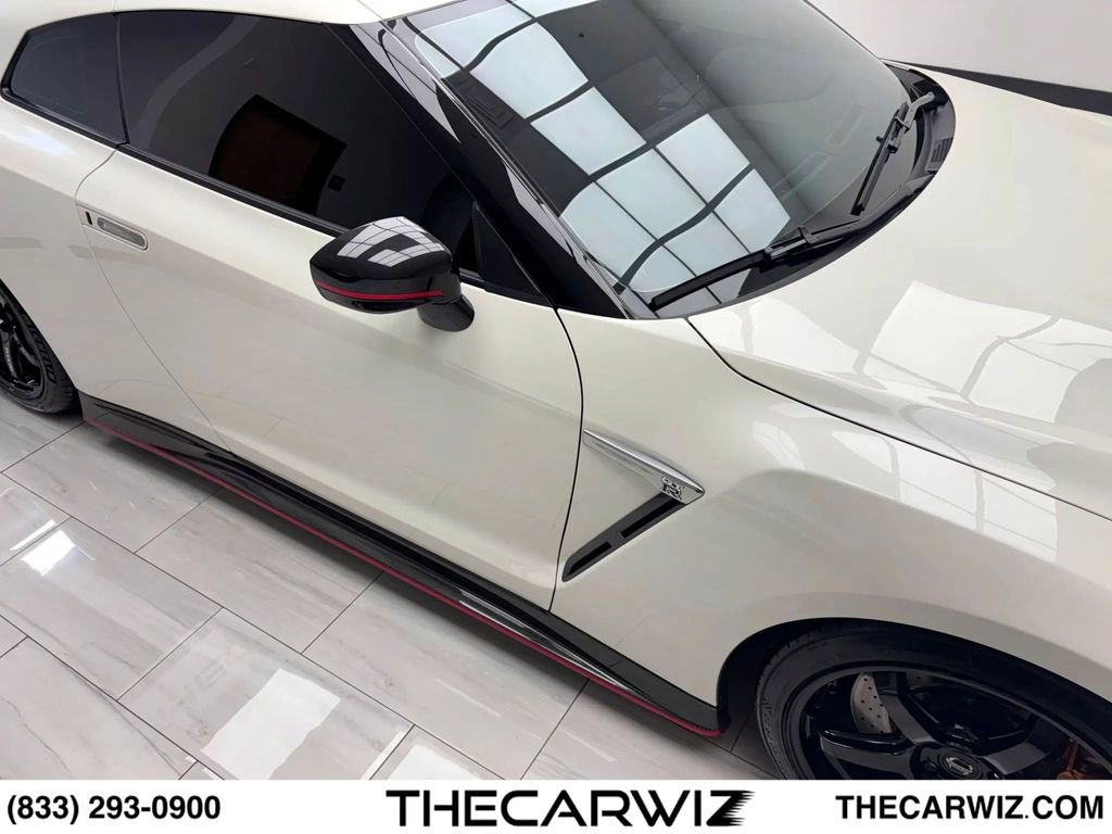 Used 2018 Nissan GT-R NISMO AWD/4WD image 43