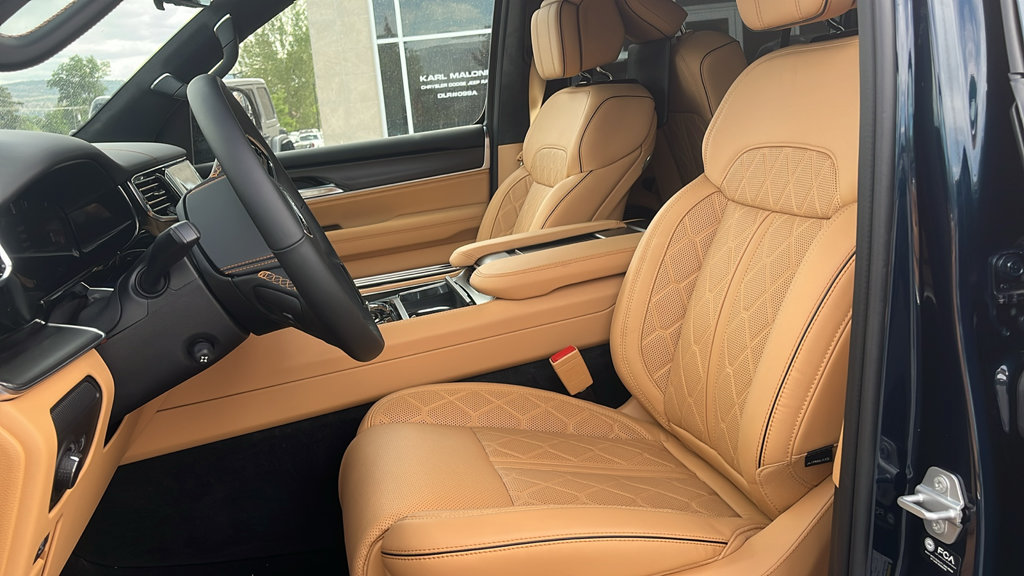 New 2026 Jeep Grand Wagoneer Summit AWD/4WD image 10