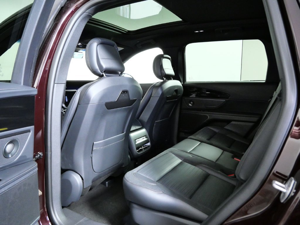 Certified 2024 Lincoln Nautilus Reserve w/ Equipment Group 202A AWD/4WD image 13
