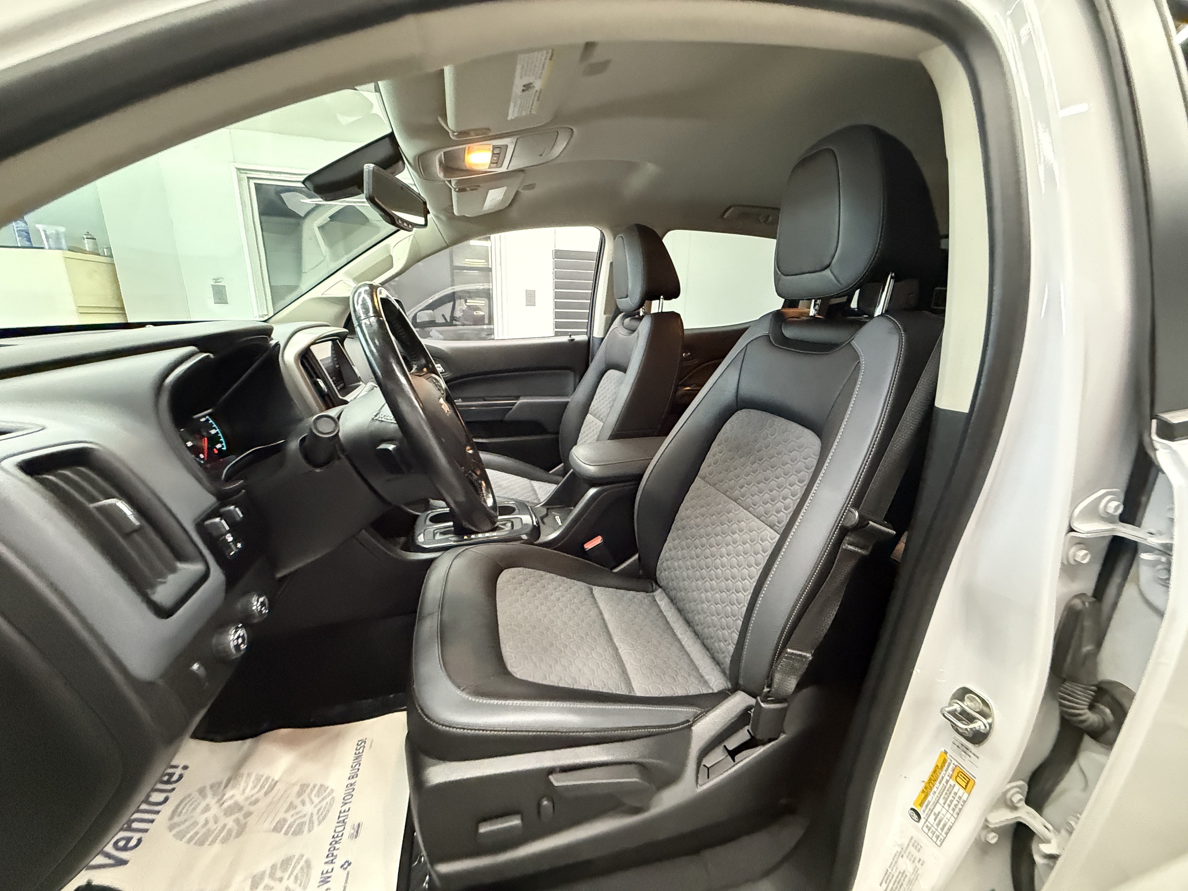 Used 2019 Chevrolet Colorado Z71 AWD/4WD image 10