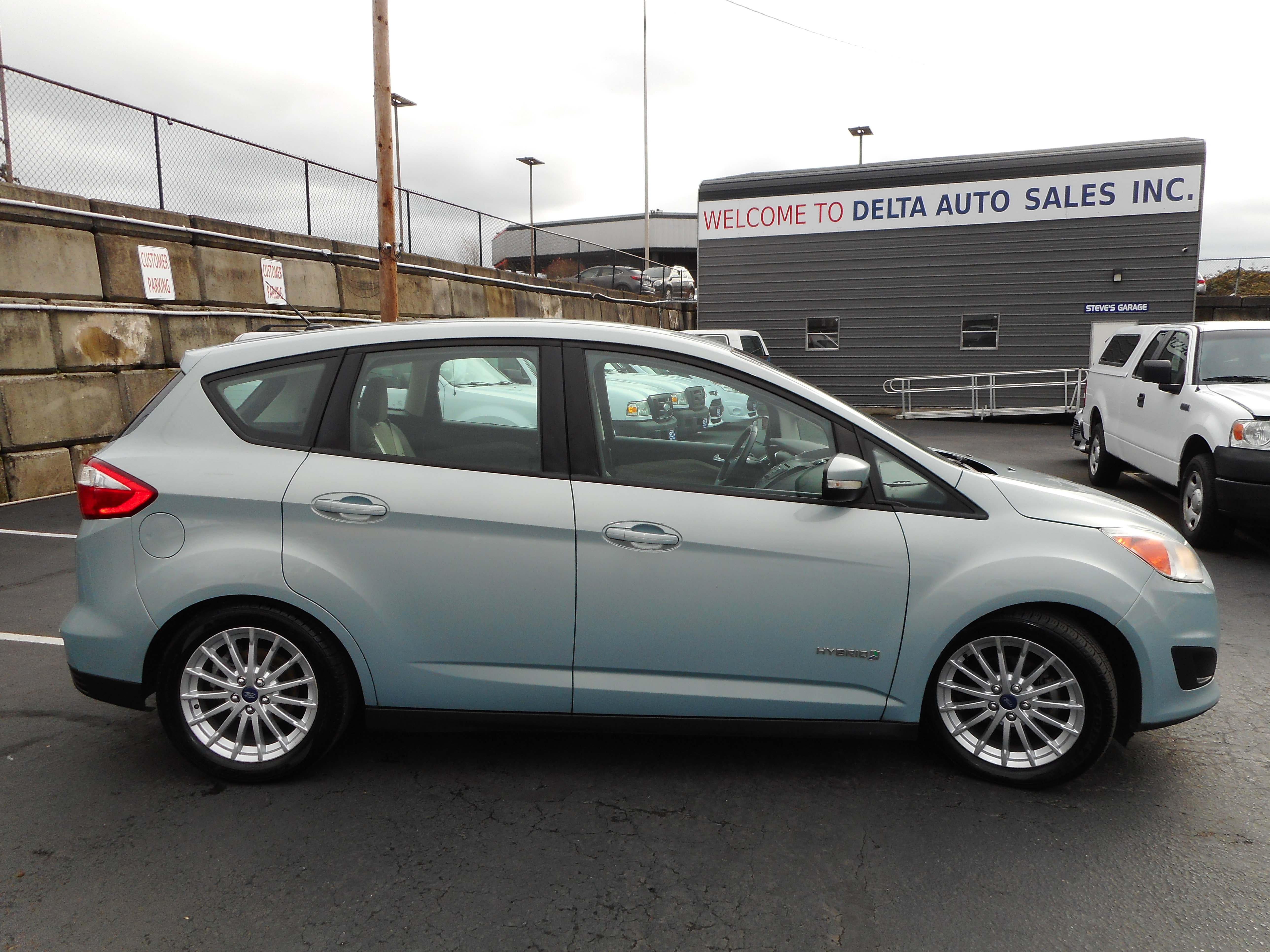 Used 2013 Ford C-MAX SE image 2