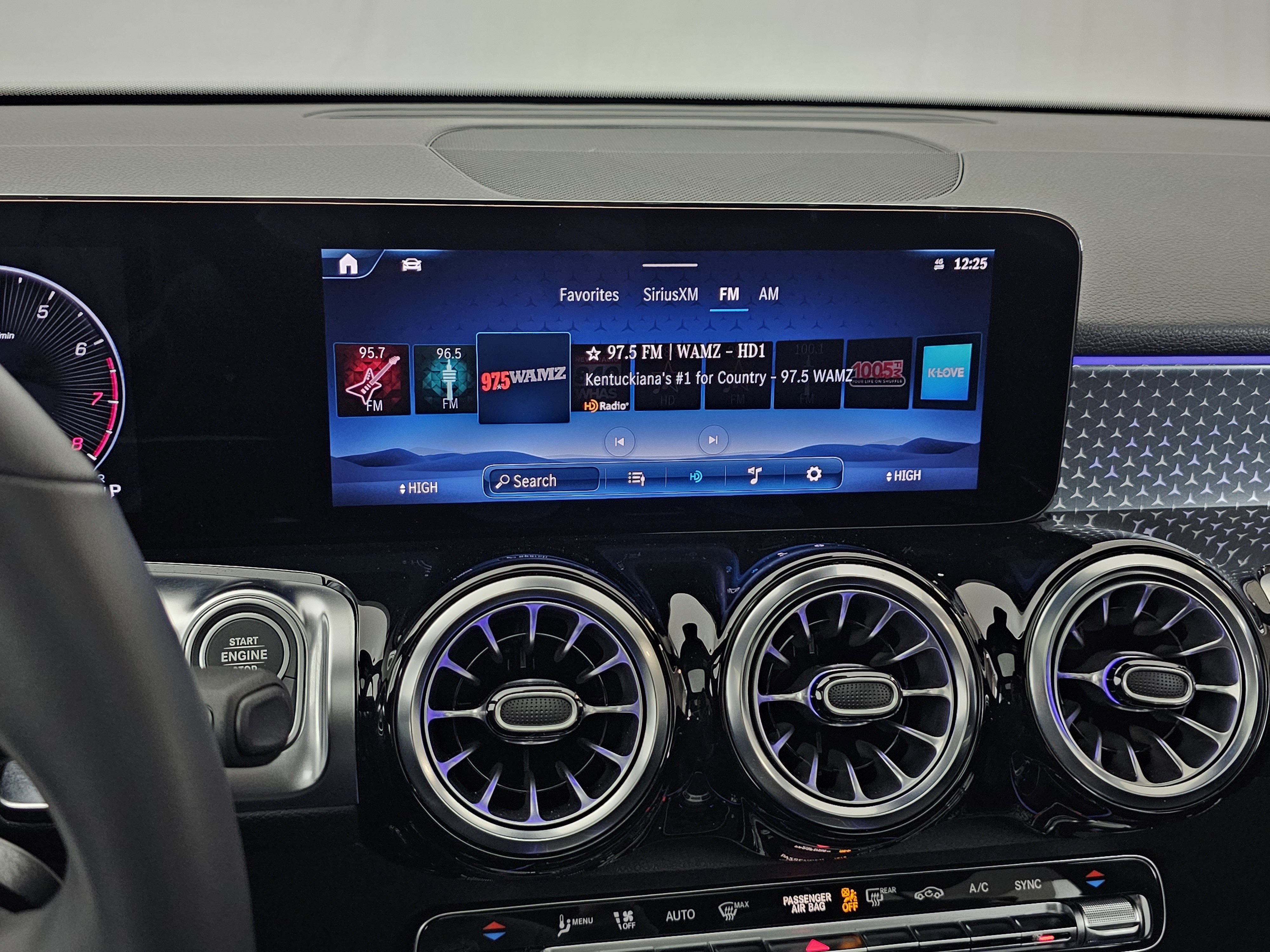 Certified 2025 Mercedes-Benz GLB 250 4MATIC image 44