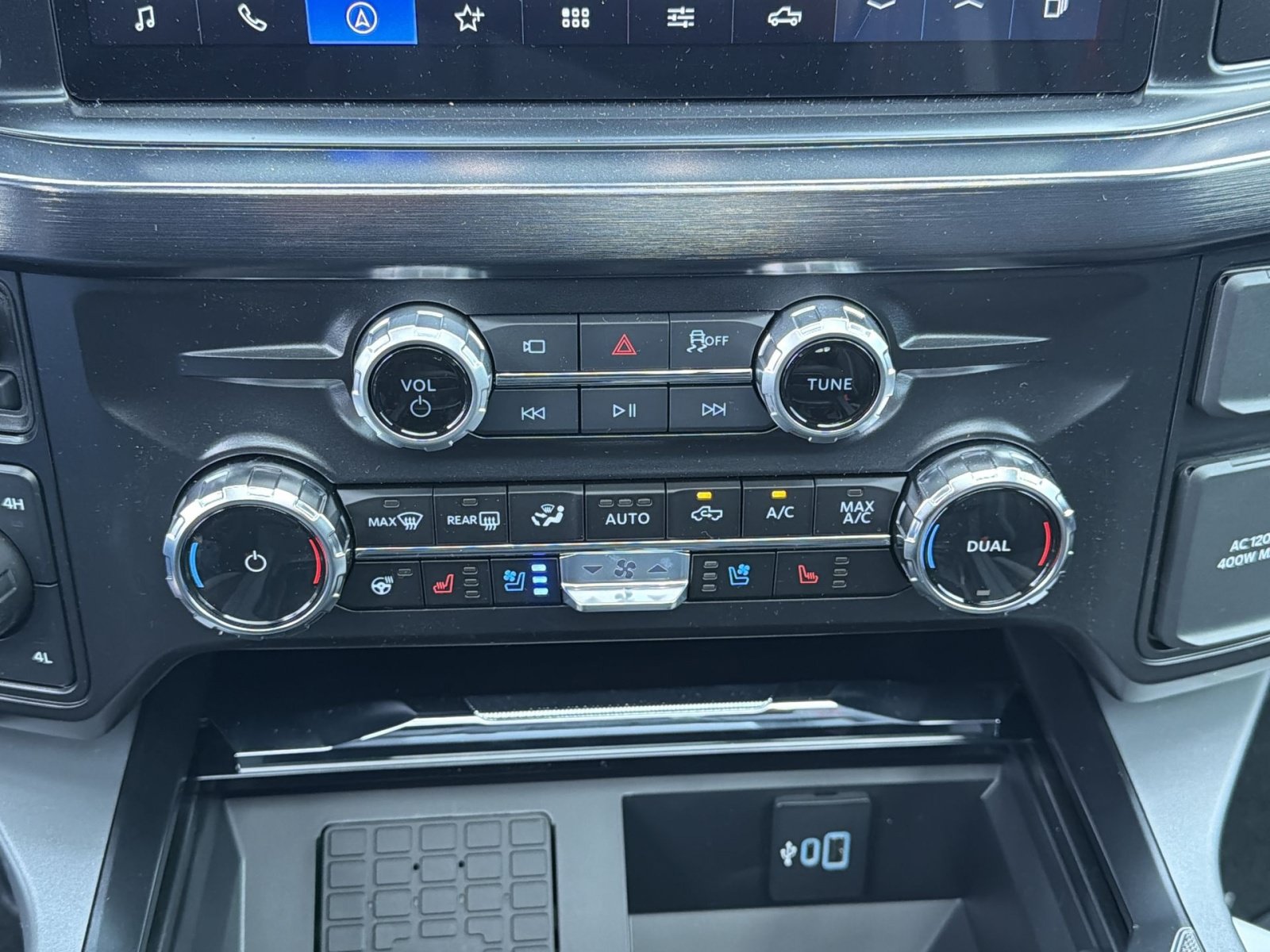 New 2026 Ford F250 Lariat w/ Black Appearance Package AWD/4WD image 25
