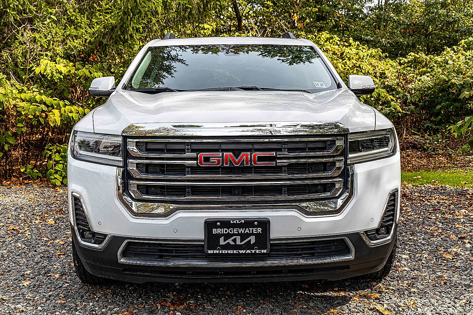 Used 2023 GMC Acadia SLT w/ LPO, Floor Liner Package image 2