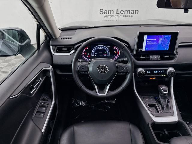 Used 2023 Toyota RAV4 XLE Premium image 22