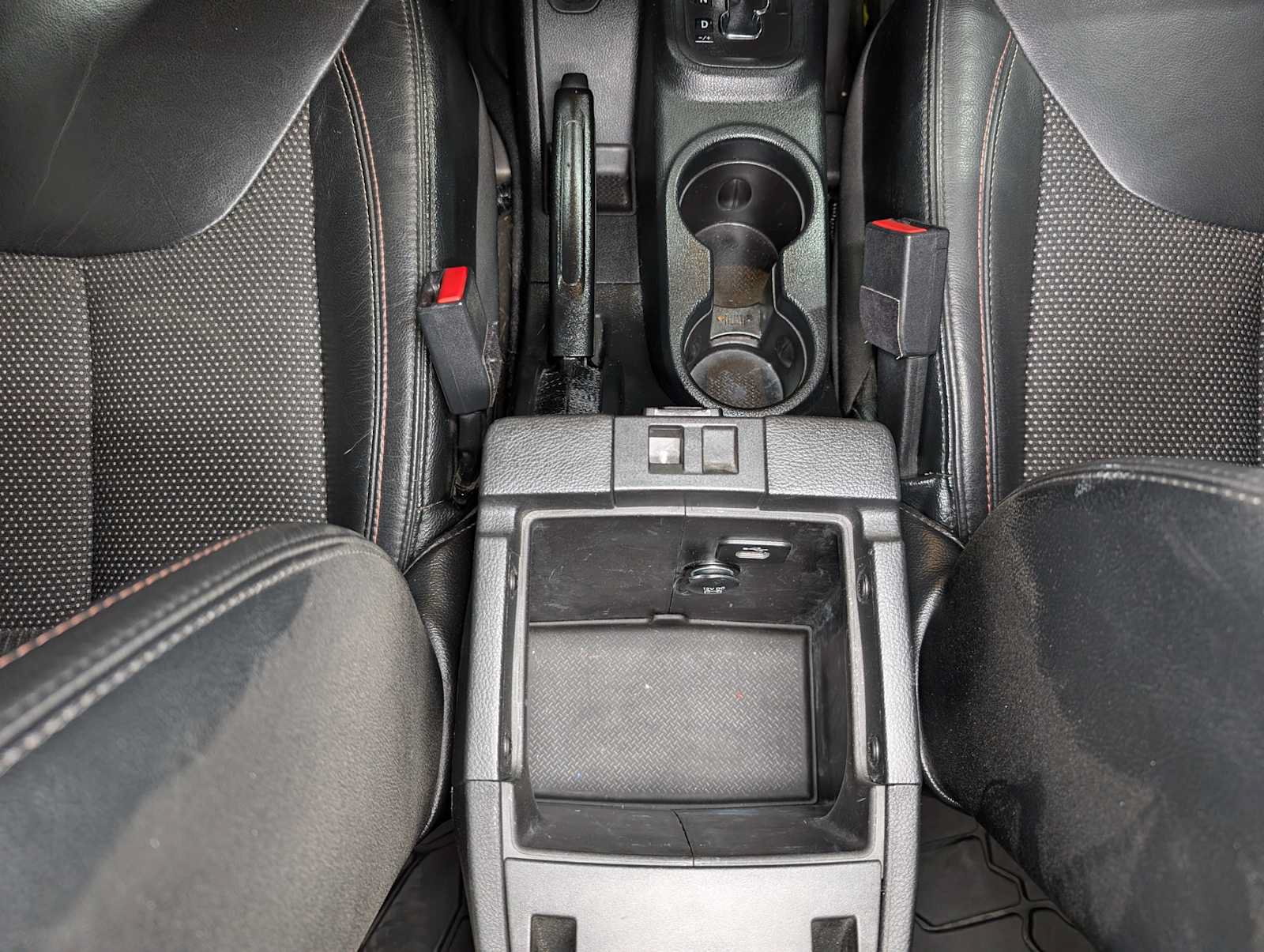 Used 2016 Jeep Wrangler Unlimited Sahara AWD/4WD image 19