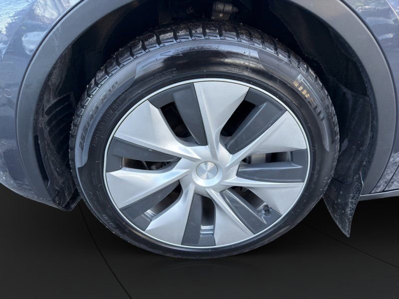 Used 2021 Tesla Model Y Long Range image 21