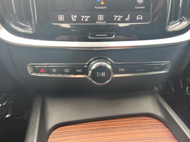 Used 2025 Volvo S60 B5 Plus AWD/4WD image 27