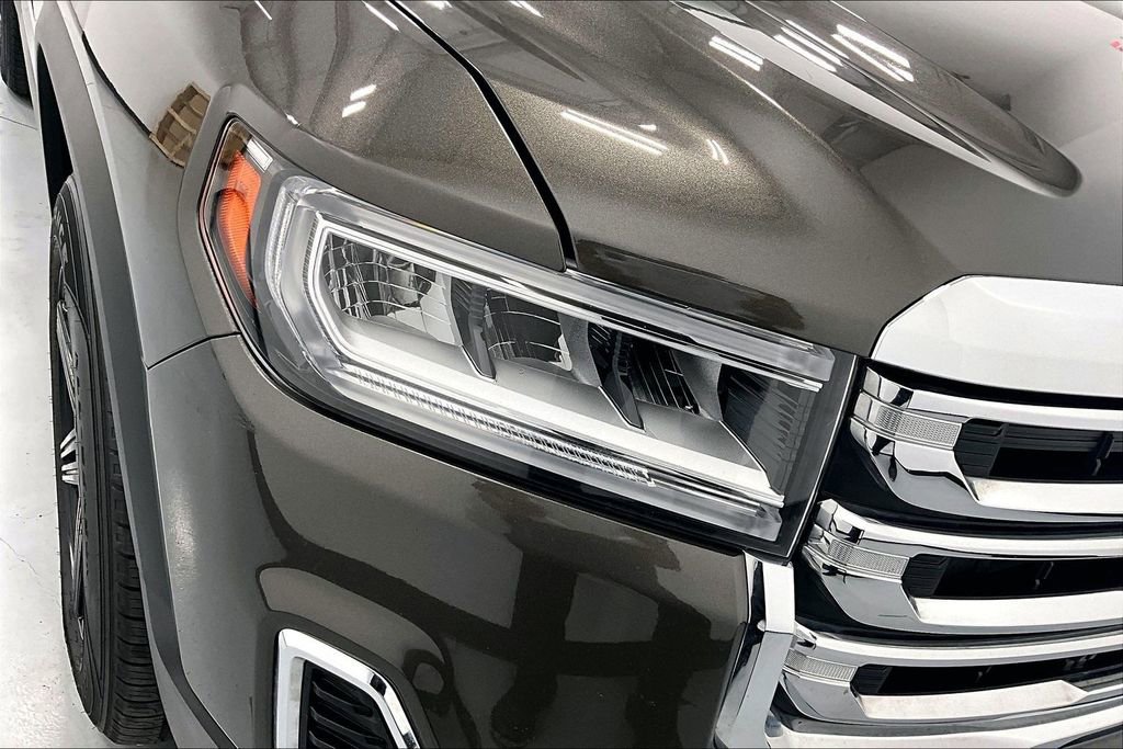 Used 2020 GMC Acadia SLT w/ Premium Package image 30