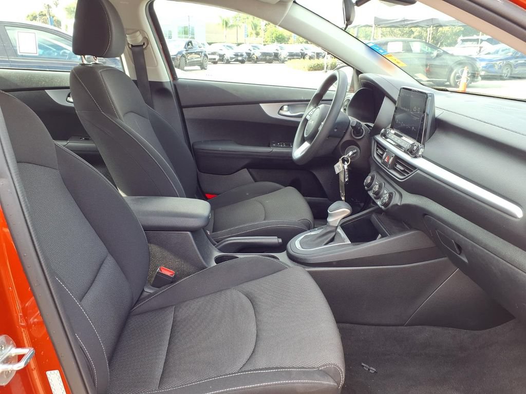 Certified 2022 Kia Forte LXS FWD image 10