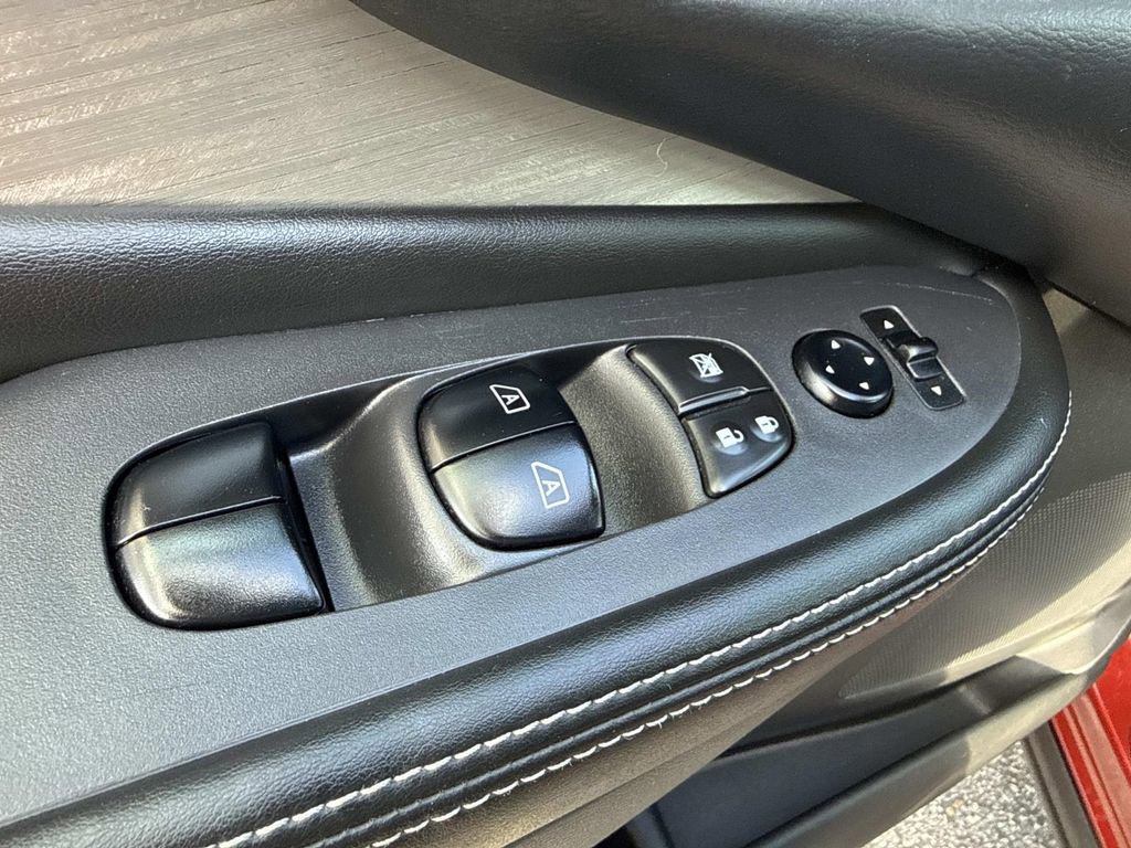 Used 2018 Nissan Murano SV image 21