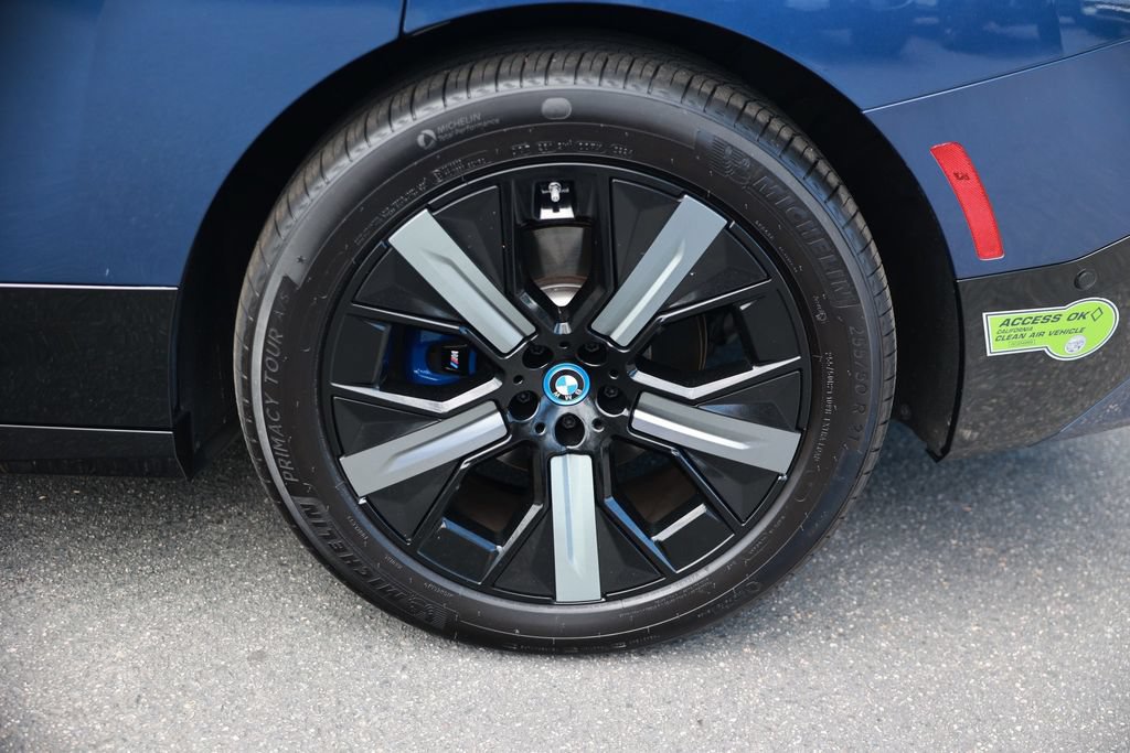 Used 2023 BMW iX M60 w/ Executive Package AWD/4WD image 10