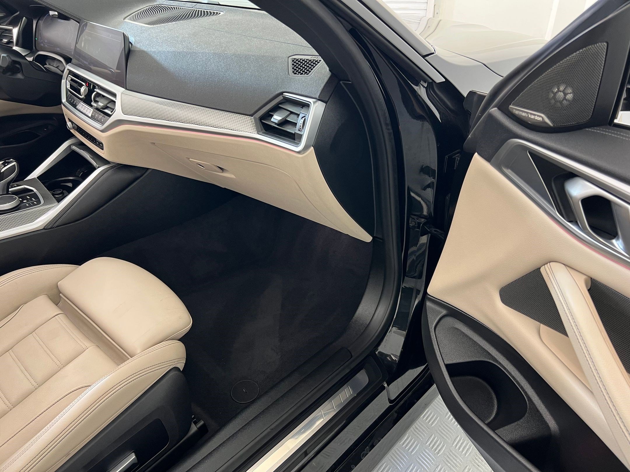 Certified 2022 BMW M440i Convertible image 32